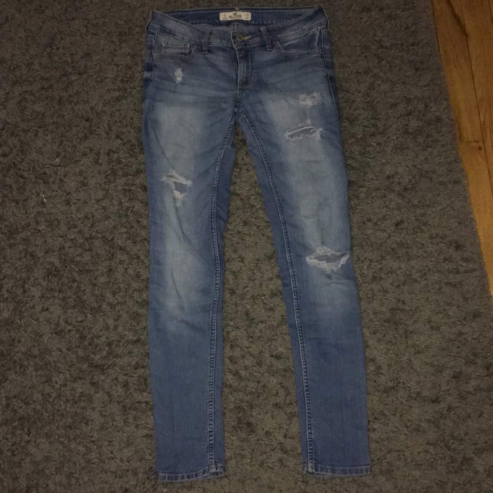 Ripped skinny jeans